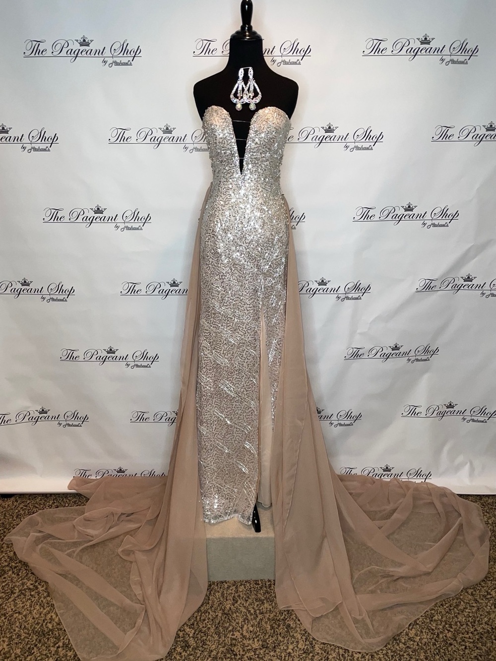 NWT Claire’s Collection Pageant, Prom or wedding gown!